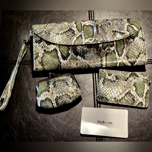 $5 If Bundled -NWOT | STYLE & CO | Snake Print Clutch & Accessories Set 3 pieces - Picture 1 of 5